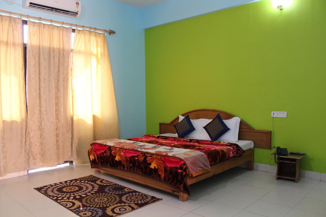 Greenwood Hotel Bhimtal Bagian luar foto