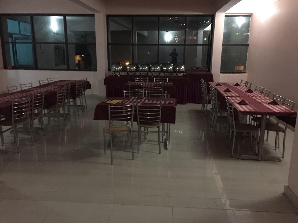 Greenwood Hotel Bhimtal Bagian luar foto